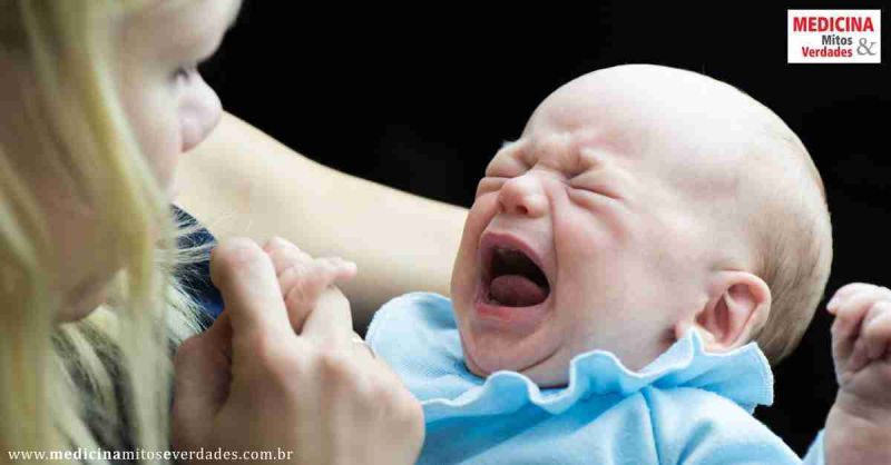 Bebês que choram demais: conheça as causas e saiba como agir